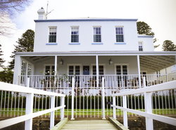Oscars Waterfront Boutique Hotel