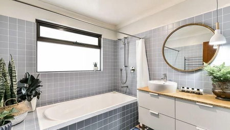 BEAUTIFUL BATHROOMS AND TILING