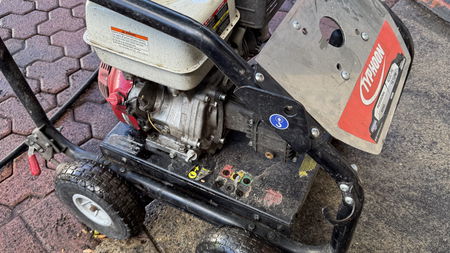 AK BROTHERS CLEANING SERVICES PTY LTD